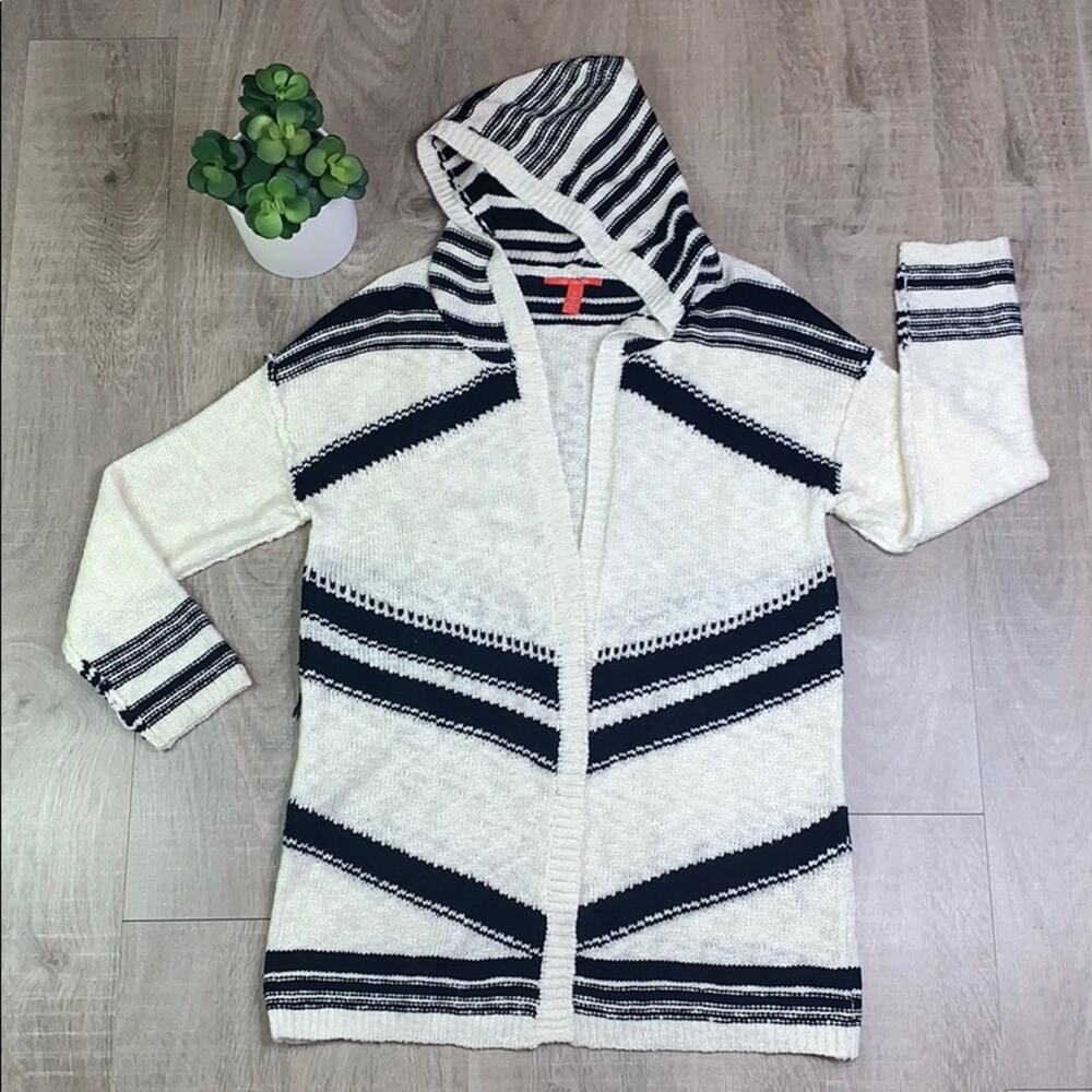 Chelsea & Violet Black & White Striped Fringe Hooded Sweater Size Small